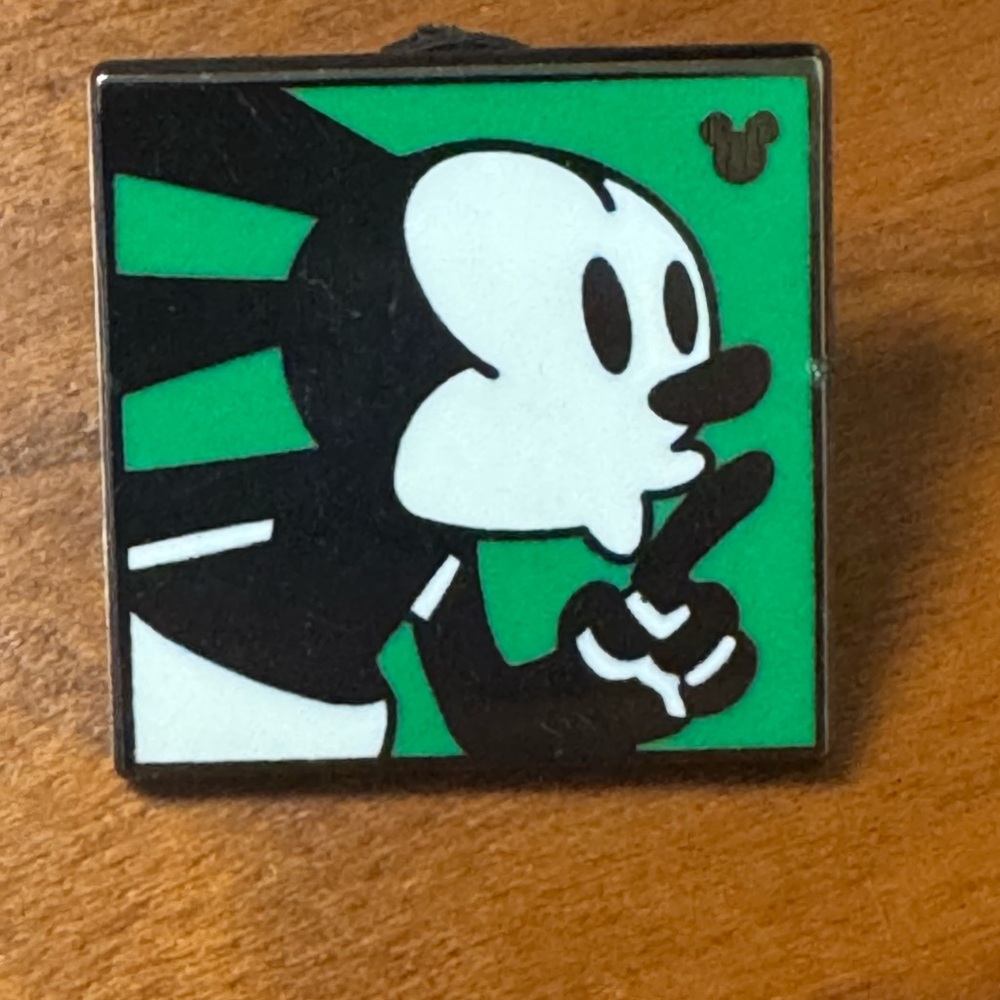 5/$25 Disney‎ Green Oswald the Lucky Rabbit Pin